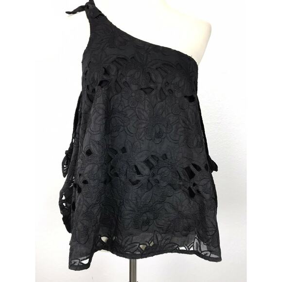 Line & Dot One Shoulder Floral Laser Cut Top - Picture 8 of 11